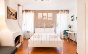 Glory House Navona Square